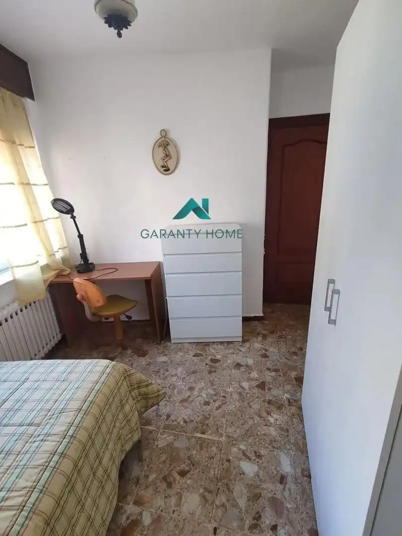 Bedroom of Flat for rent in Salamanca  with Heating, Furnished and Balcony