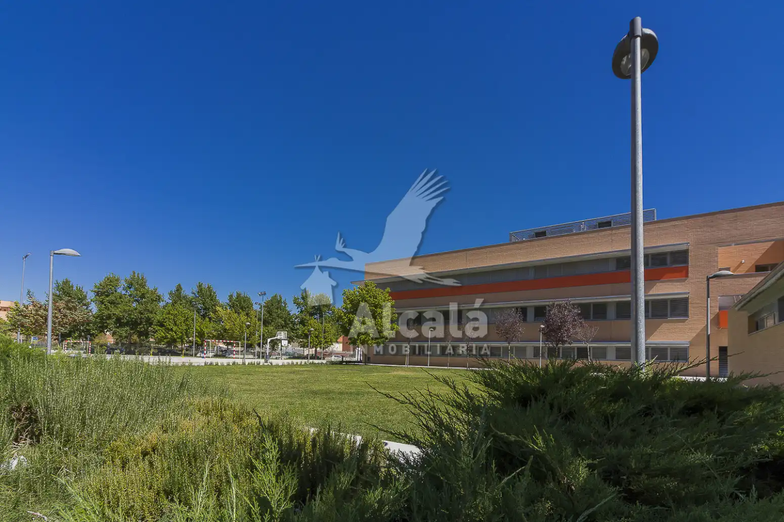 Außenansicht von Wohnung zum Verkauf in Alcalá de Henares mit Klimaanlage, Heizung und Terrasse