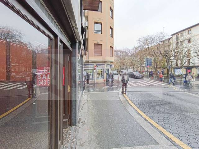 Local comercial en Venta en Pablo Iglesias Hiribidea en Erialdea / Centro