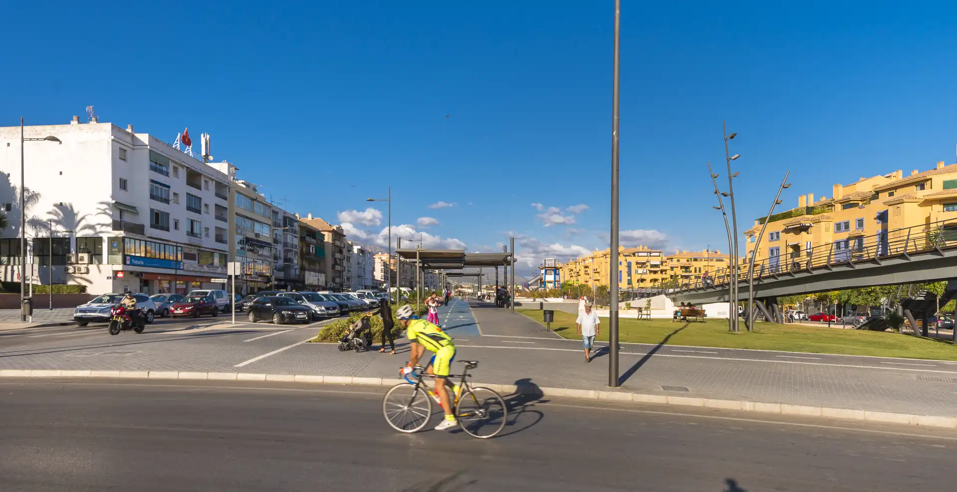 Vista exterior de Àtic en venda en Marbella amb Aire condicionat, Terrassa i Traster