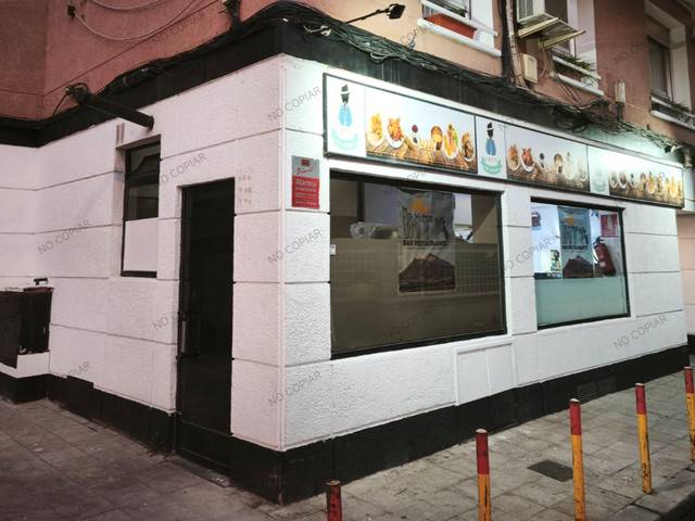 Local comercial en Venta en Calle de la Virgen de Aránzazu, 26 en Tres Olivos - Valverde