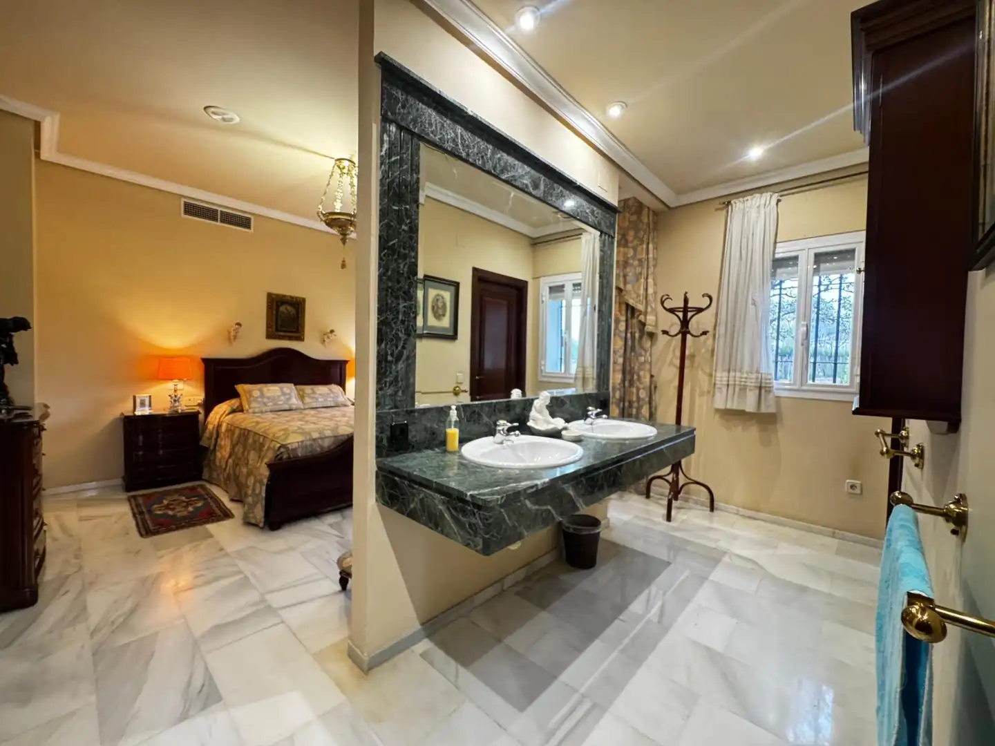 Bathroom of Houses for sale in Córdoba  with Air Conditioner, Private garden and Terrace