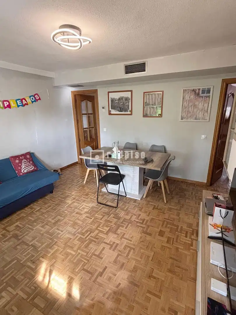 Dining room of Flat for sale in Madrid  with Air Conditioner, Heating and Parquet flooring