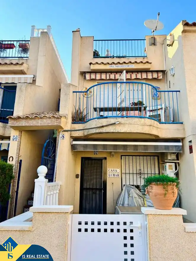 Vista exterior de Apartament en venda en Torrevieja amb Calefacció, Terrassa i Moblat