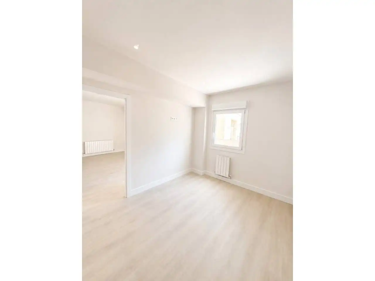 Habitación de Piso en venta en  Logroño con Calefacción, Parquet y Terraza
