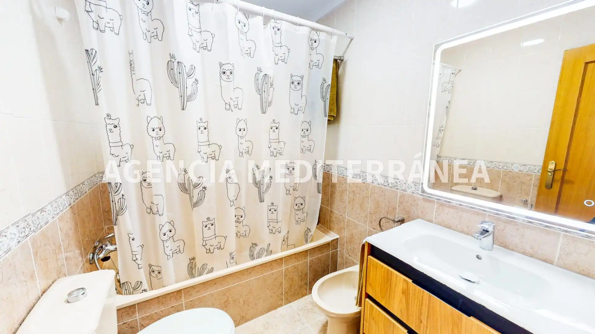 Baño de Piso en venta en Valencia con Aire acondicionado, Trastero y Balcón