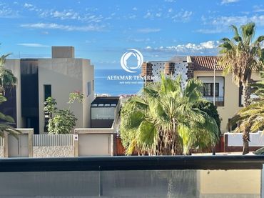 Adossat en venda a Av del Poniente