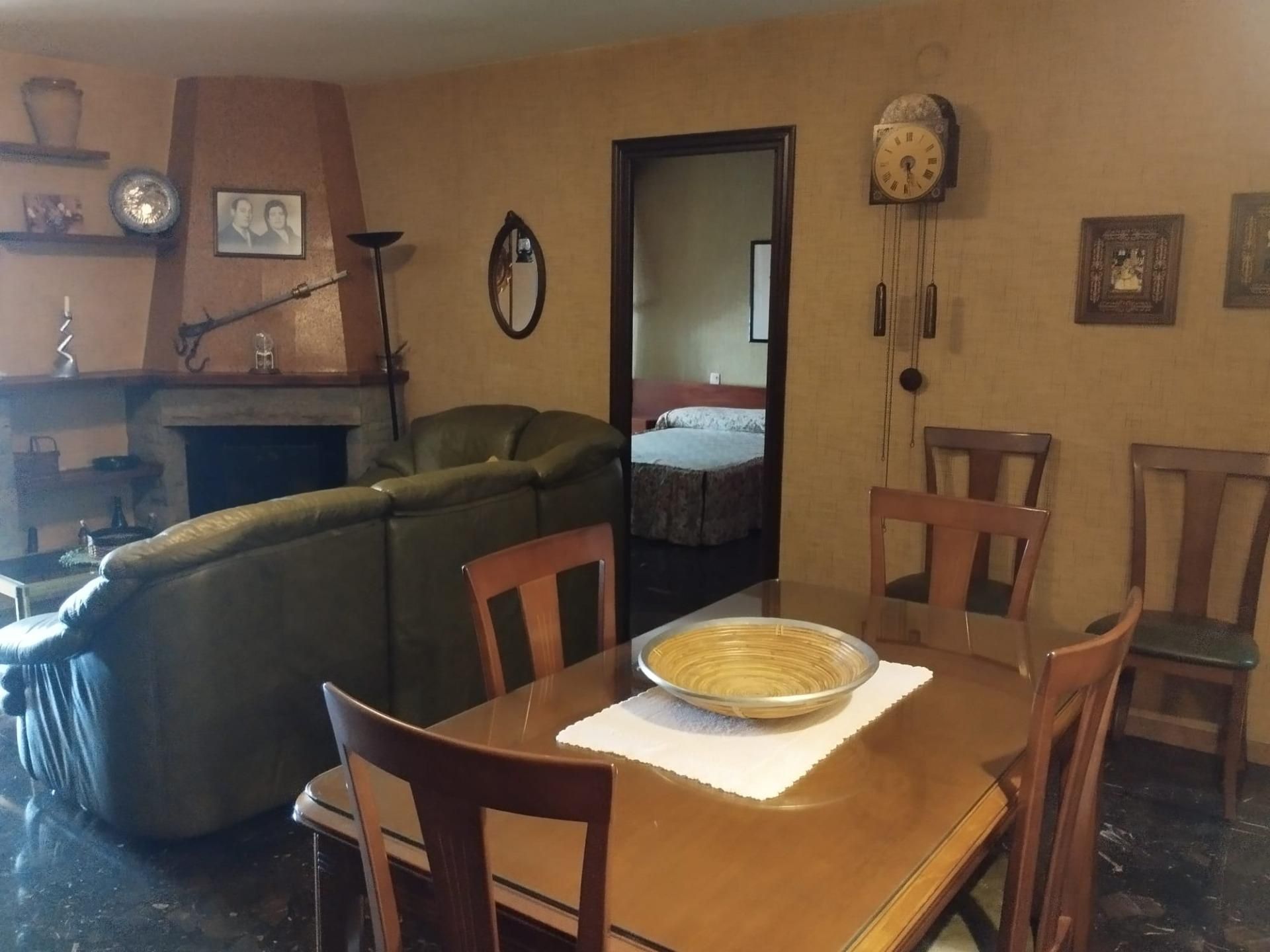 Dining room of Flat for sale in Santa Coloma de Gramenet  with Balcony