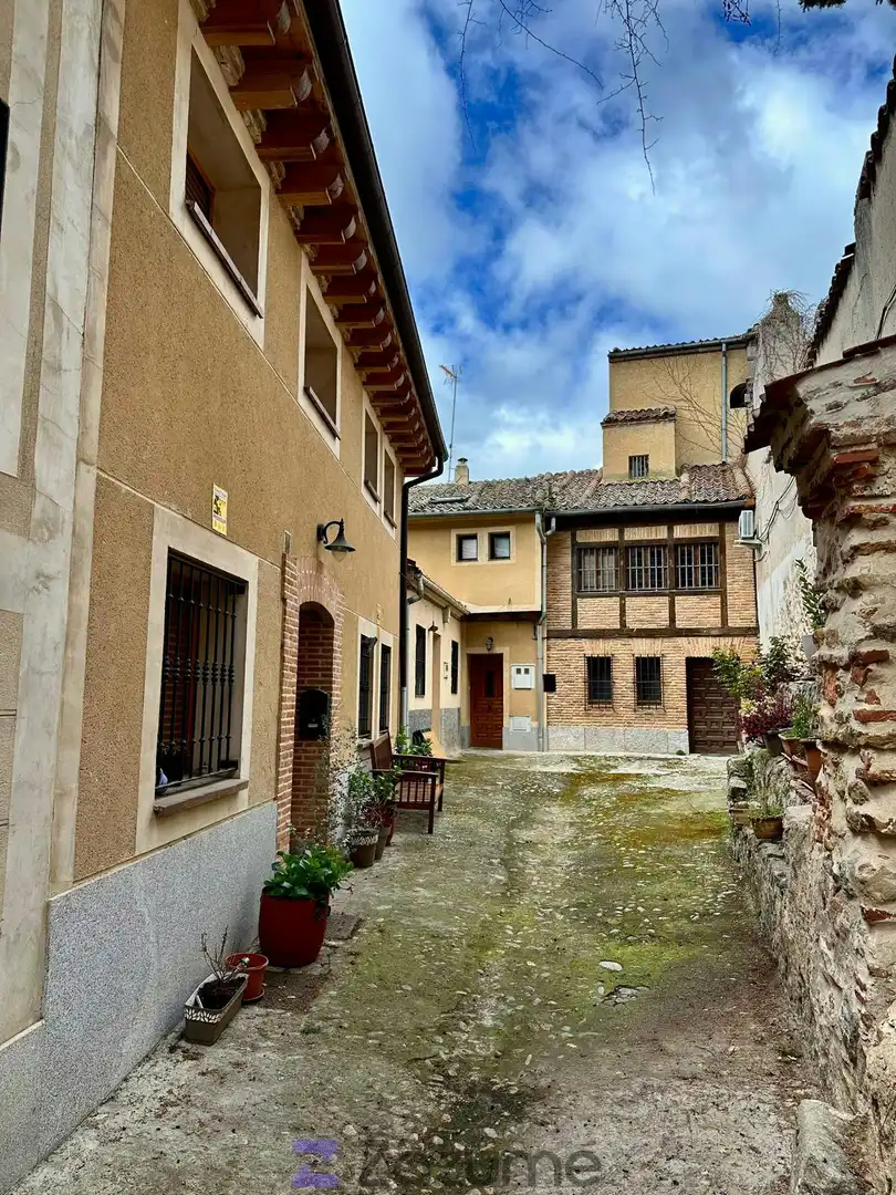 Vista exterior de Piso de alquiler en Segovia con Calefacción, Parquet y Trastero