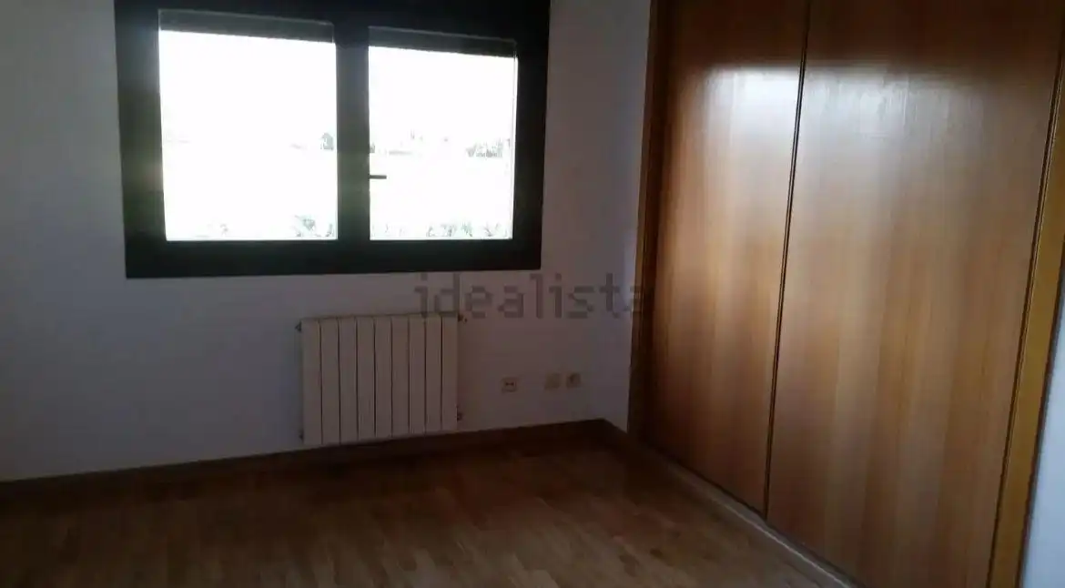 Habitación de Piso de alquiler en Boadilla del Monte con Aire acondicionado, Jardín privado y Trastero