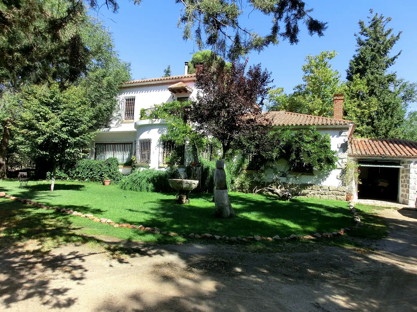Vista exterior de Casa o xalet en venda en Sonseca amb Calefacció, Jardí privat i Terrassa