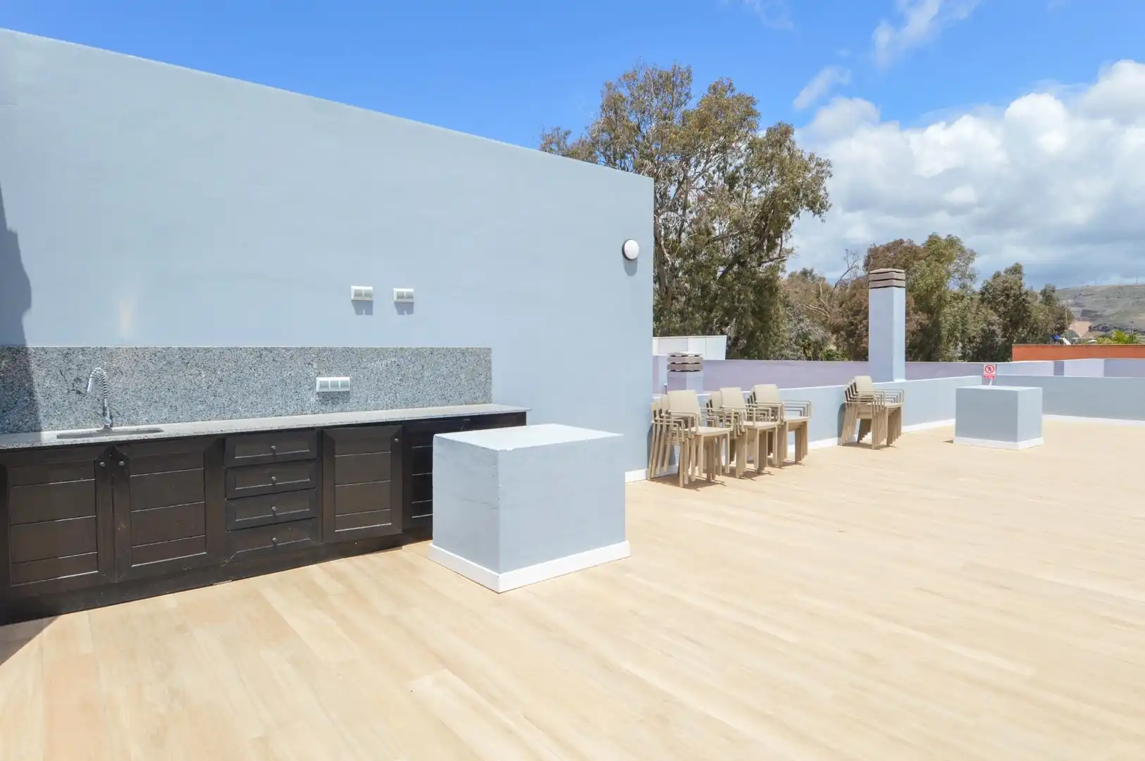 Terrasse von Wohnungen zur Miete in Mogán mit Klimaanlage, Terrasse und Möbliert