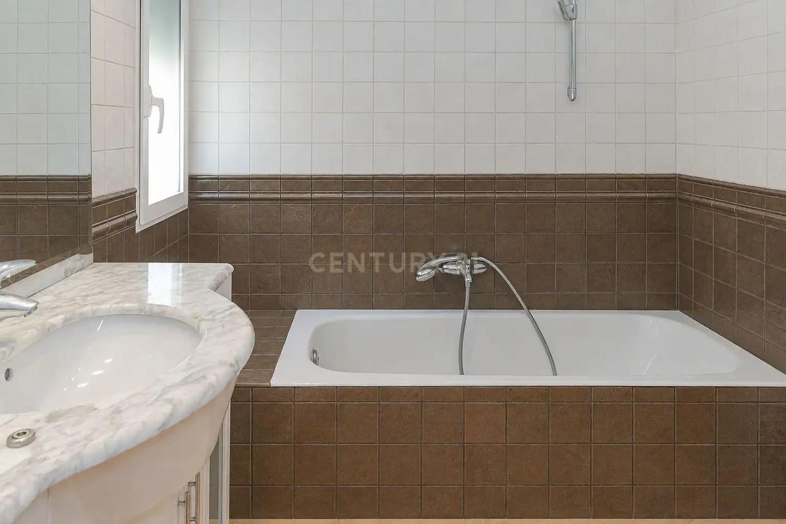 Bathroom of Houses for sale in Dénia  with Air Conditioner, Private garden and Storage room