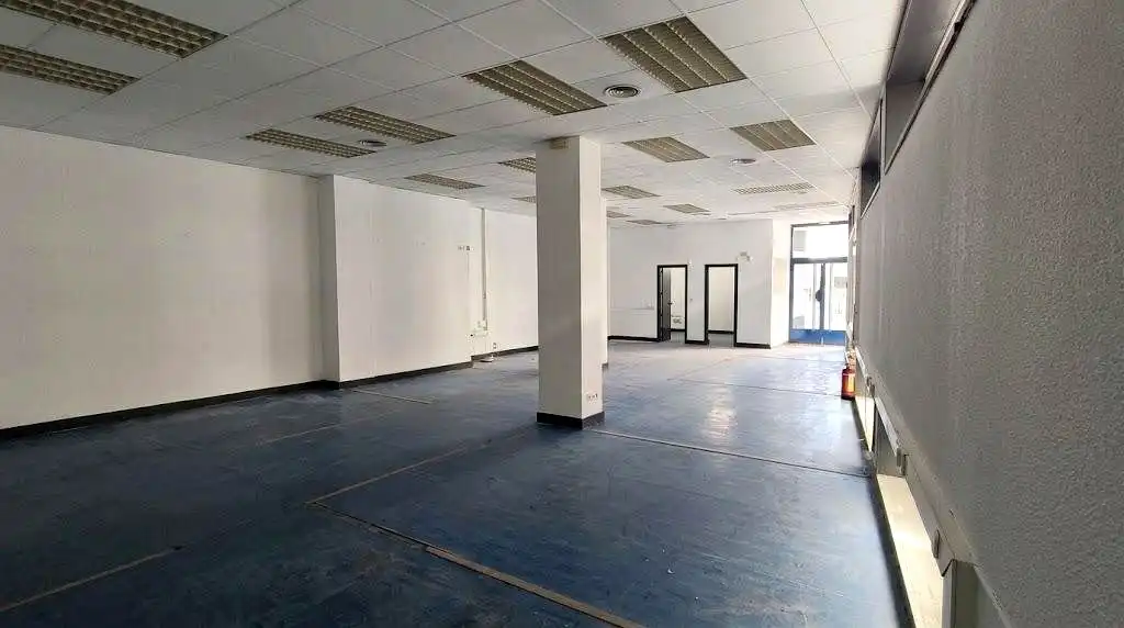Commercial properties for rent in Torrejón de Ardoz  with Air Conditioner