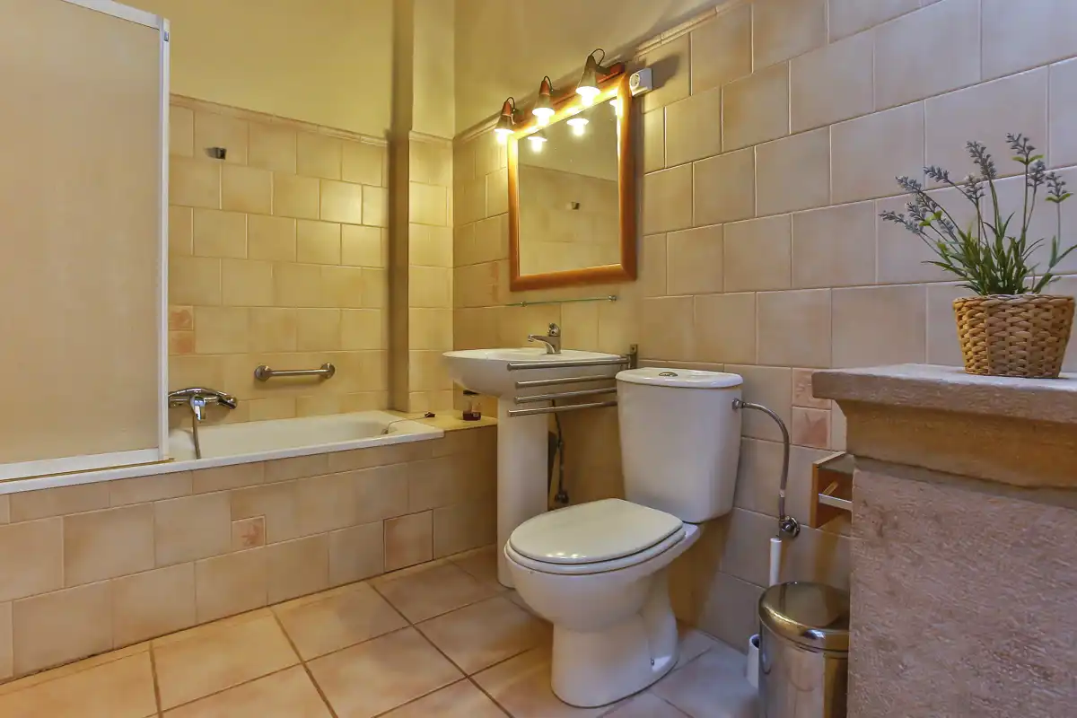 Bathroom of Country homes for sale in Aguilar de Segarra  with Heating, Swimming Pool and Internet