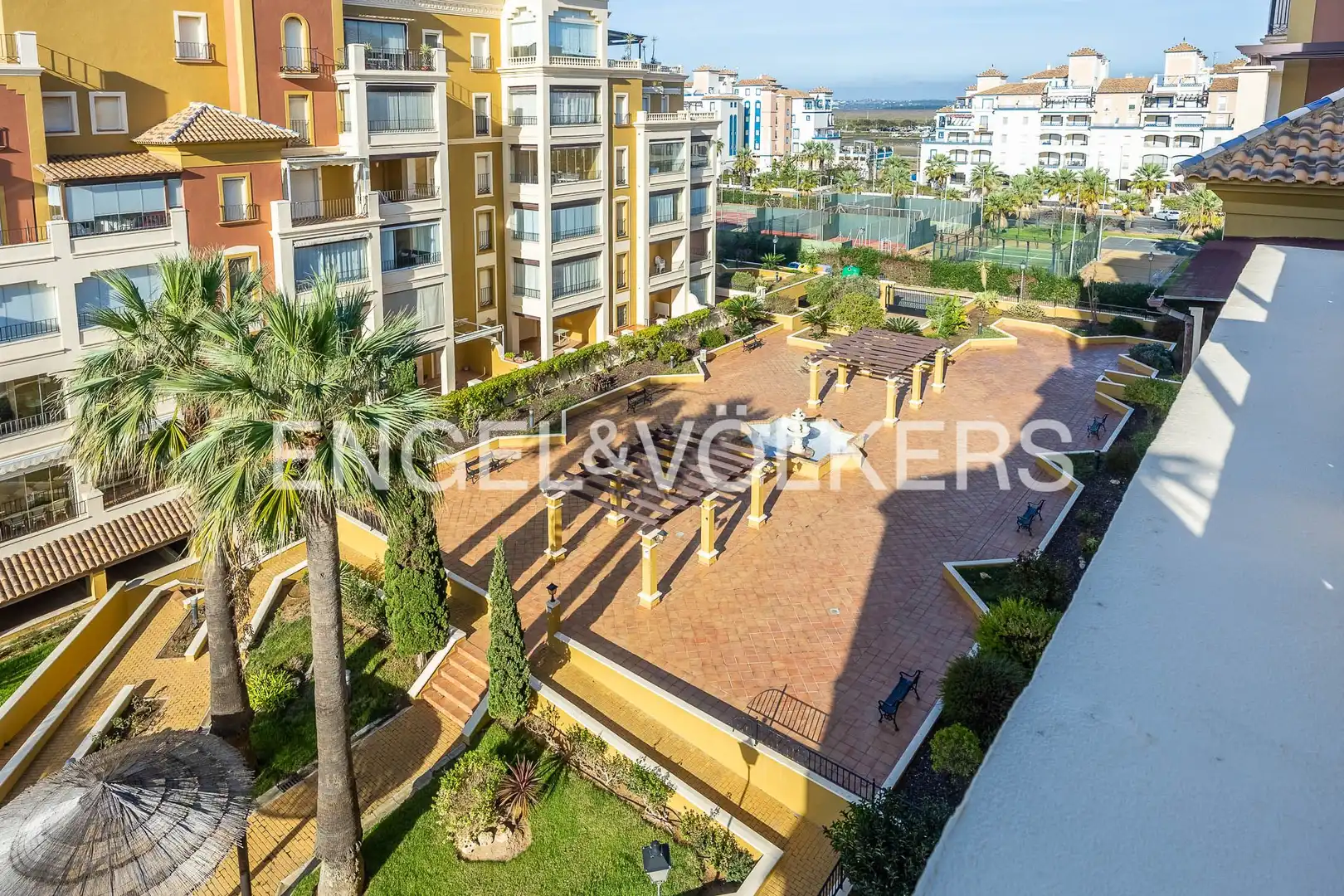Vista exterior de Ático en venta en Ayamonte con Aire acondicionado, Calefacción y Jardín privado