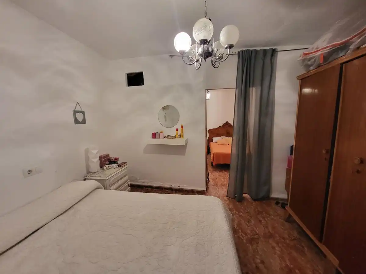 Dormitori de Casa o xalet en venda en Sisante amb Piscina
