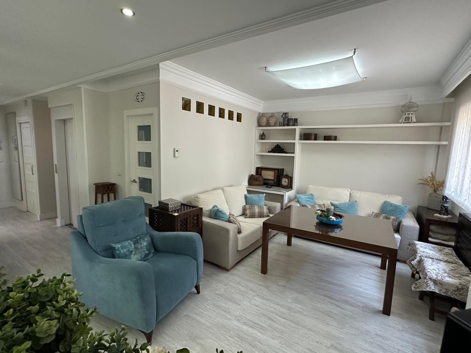 Sala d'estar de Casa adosada de lloguer en  Granada Capital amb Aire condicionat, Calefacció i Terrassa