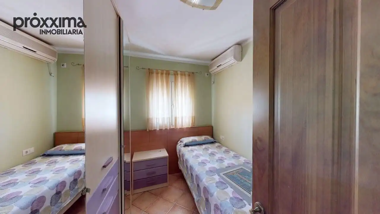 Dormitori de Casa o xalet en venda en La Rinconada amb Jardí privat, Terrassa i Traster
