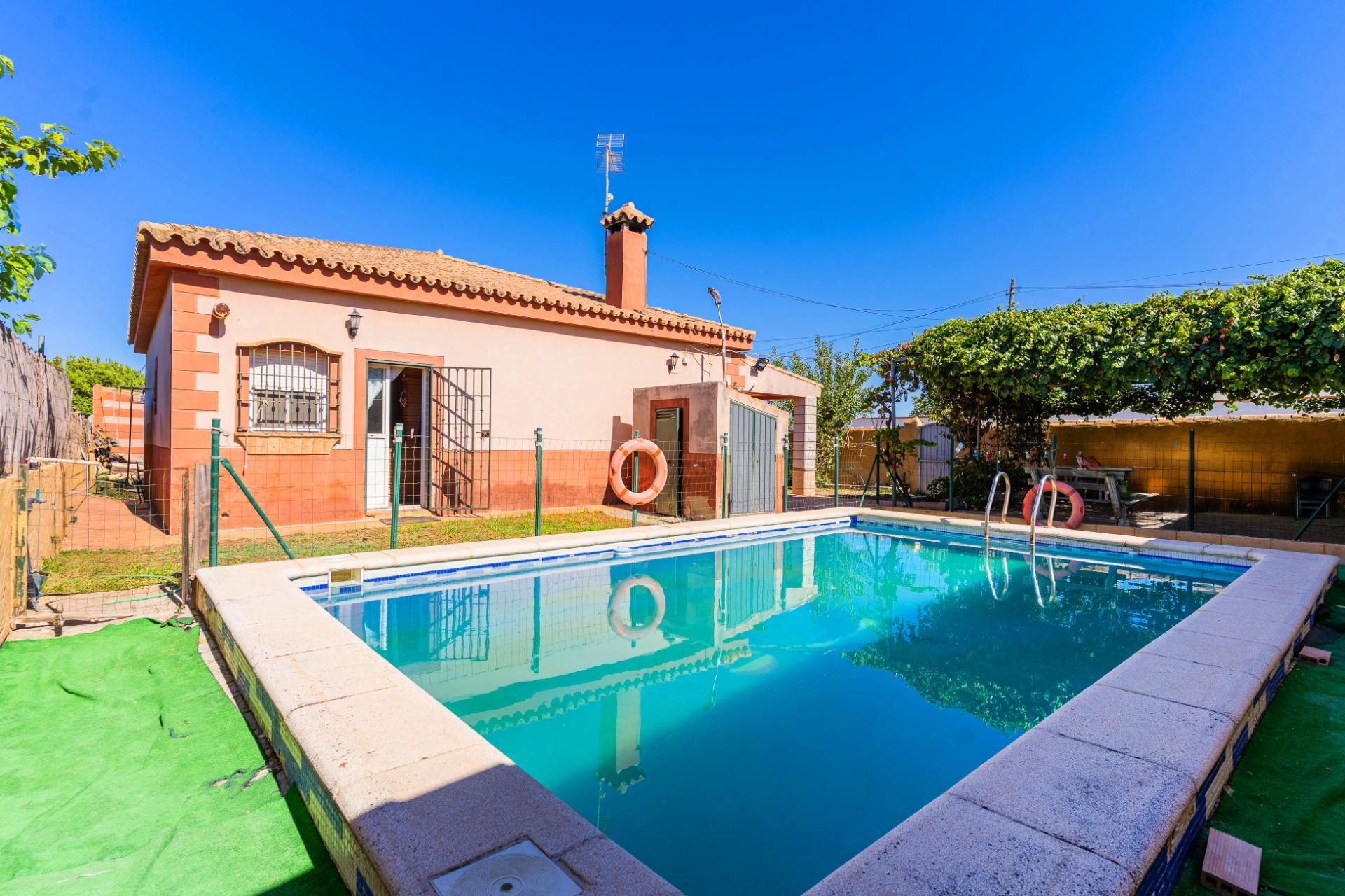 Swimming pool of House or chalet for sale in Chiclana de la Frontera  with Private garden, Terrace and Storage room