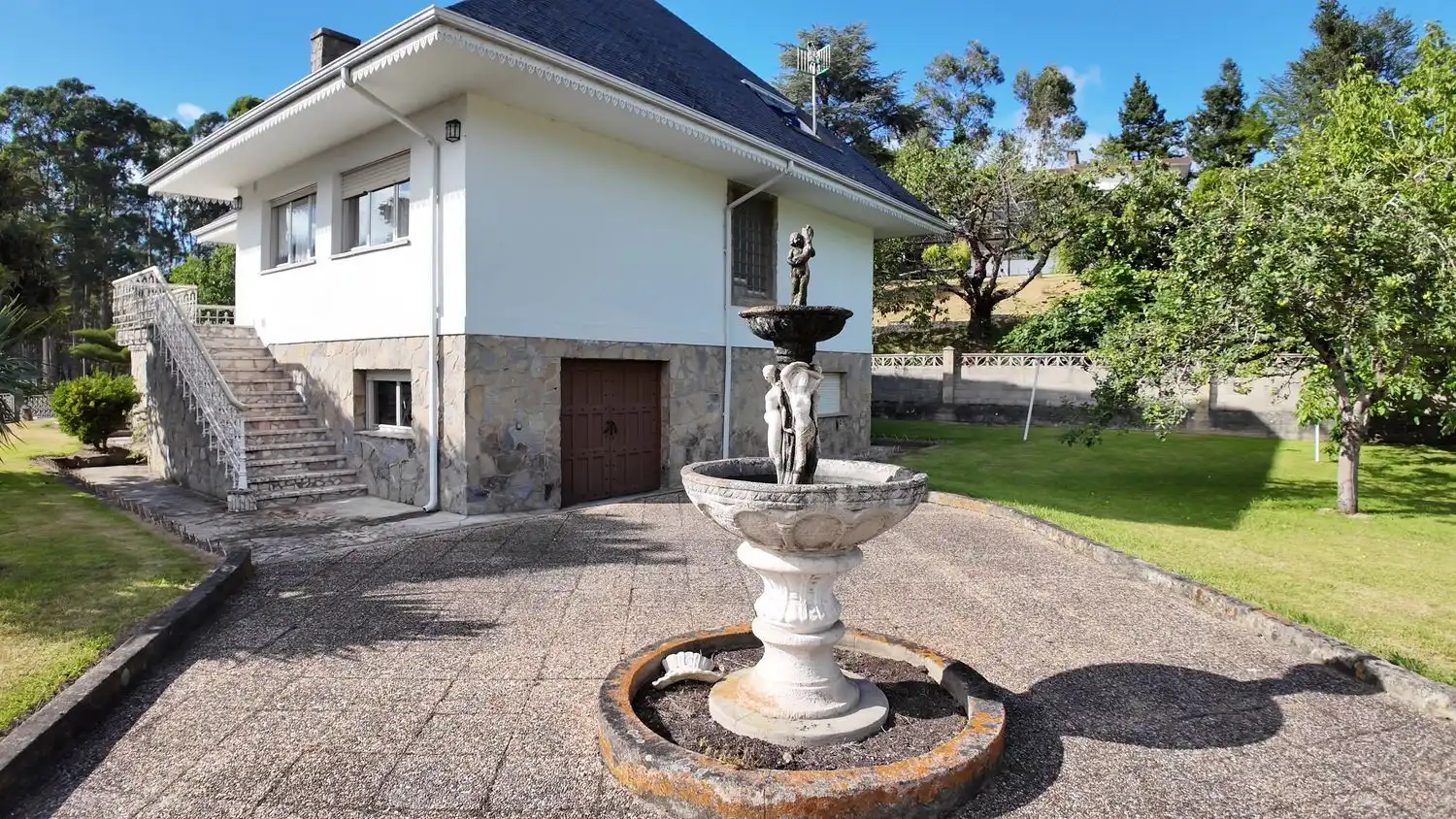 Vista exterior de Casa o xalet en venda en Villaviciosa amb Calefacció, Terrassa i Traster