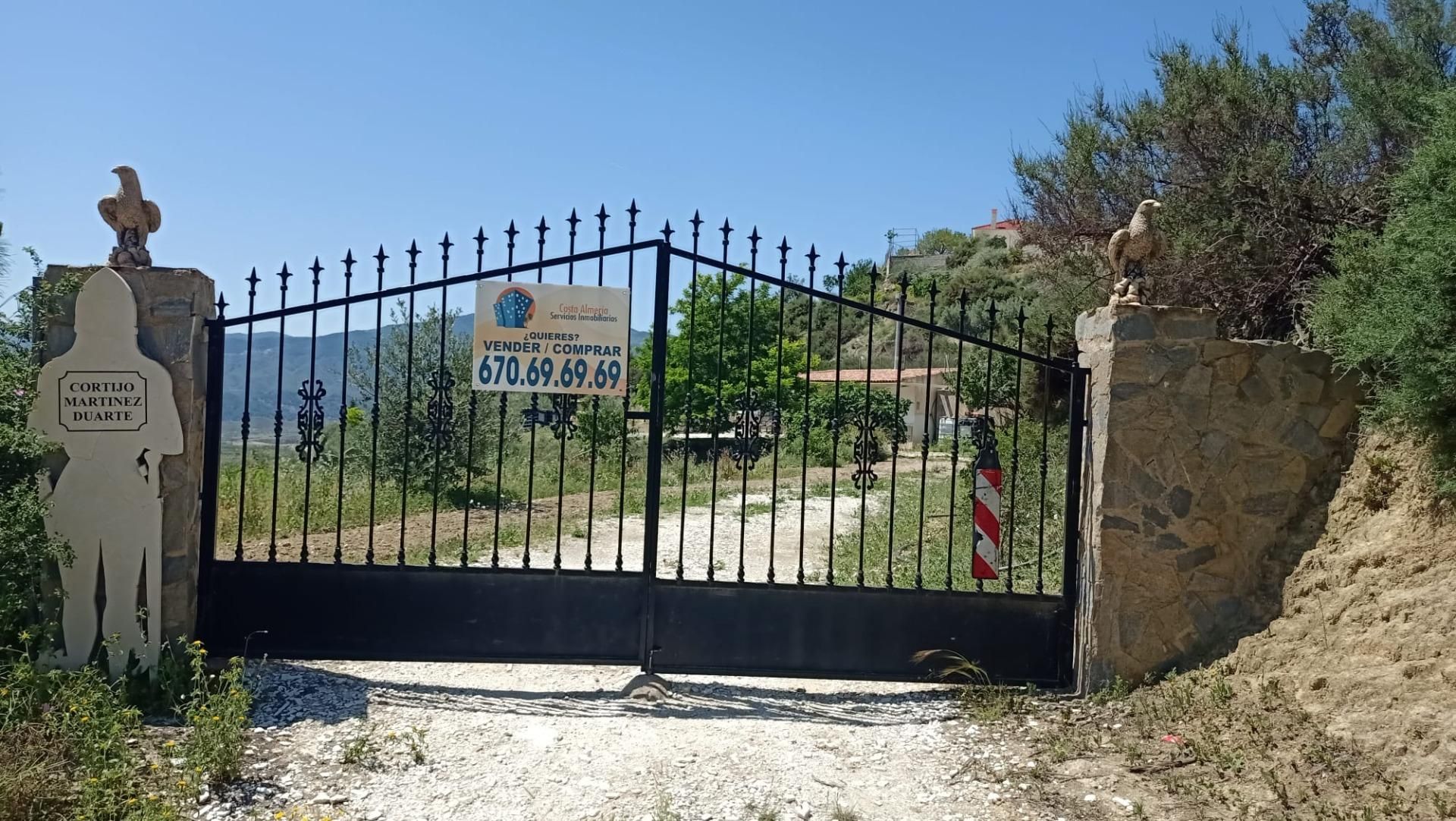 Country house for sale in Urrácal  with Private garden
