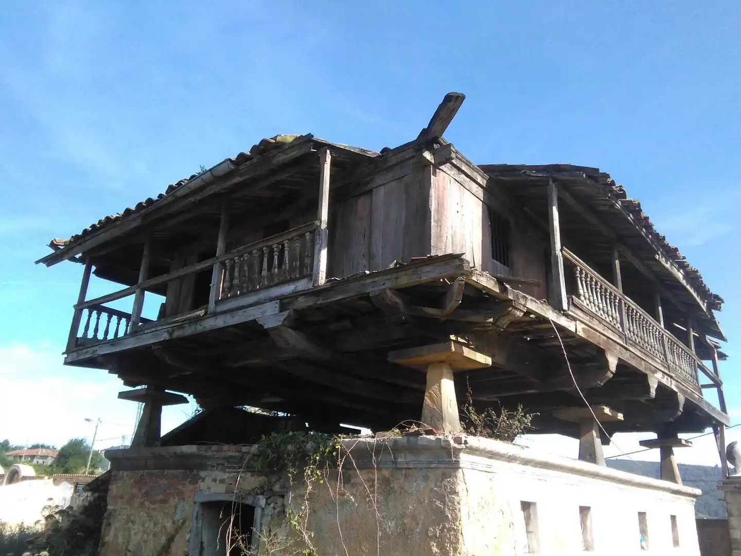 Residencial en venda a La Felguera