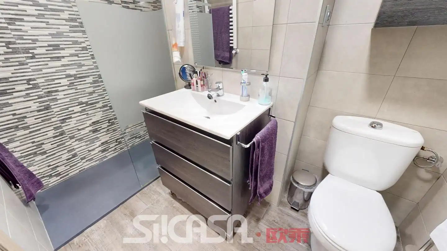 Baño de Piso en venta en Parla con Calefacción, Terraza y Trastero
