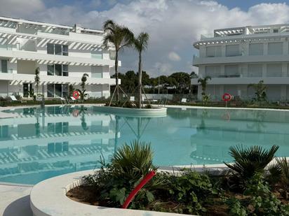 Piscina de Apartament en venda en Chipiona amb Aire condicionat i Terrassa