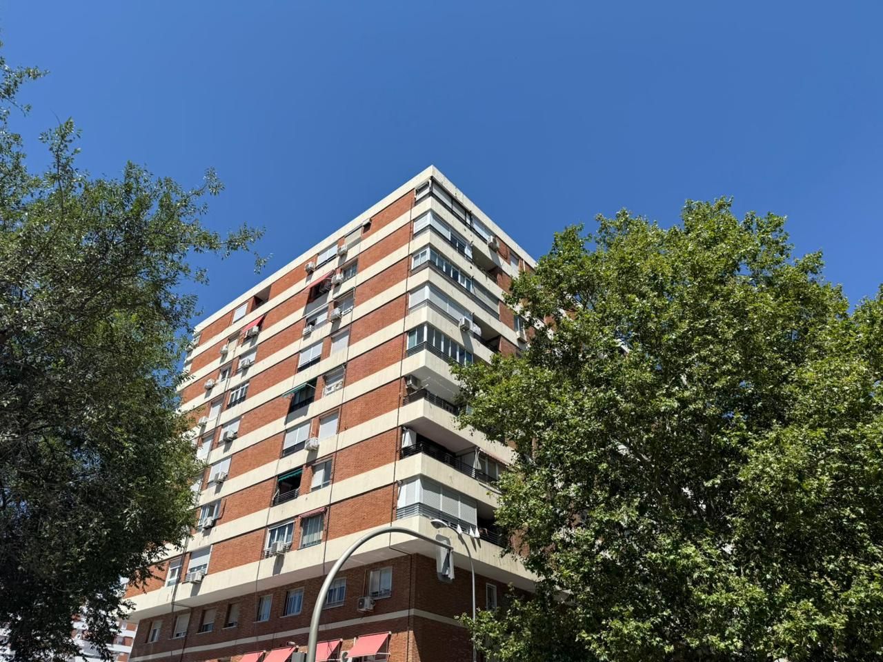 Exterior view of Flat for sale in  Madrid Capital  with Heating, Parquet flooring and Terrace