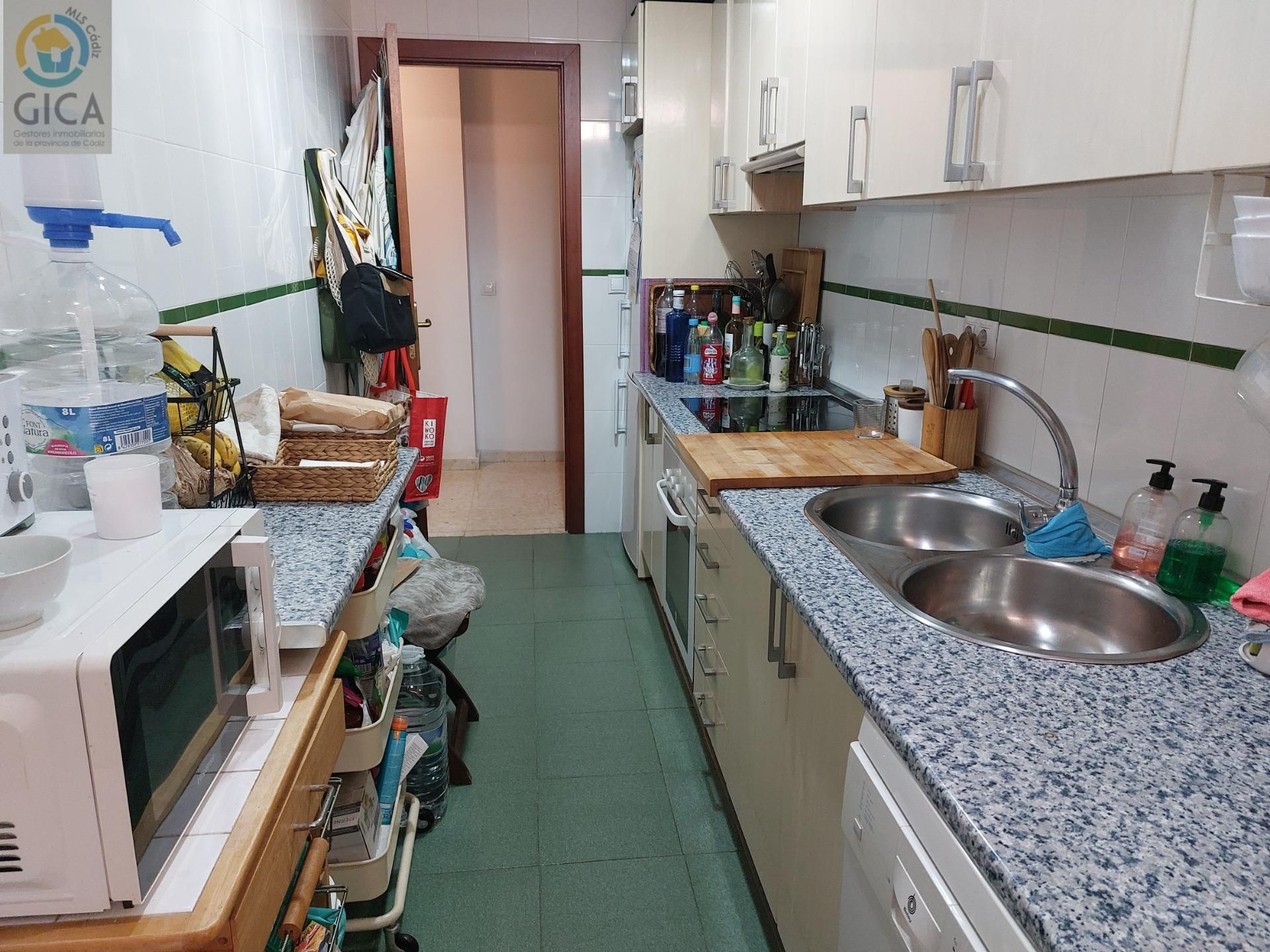 Kitchen of Flat for sale in Algeciras  with Terrace