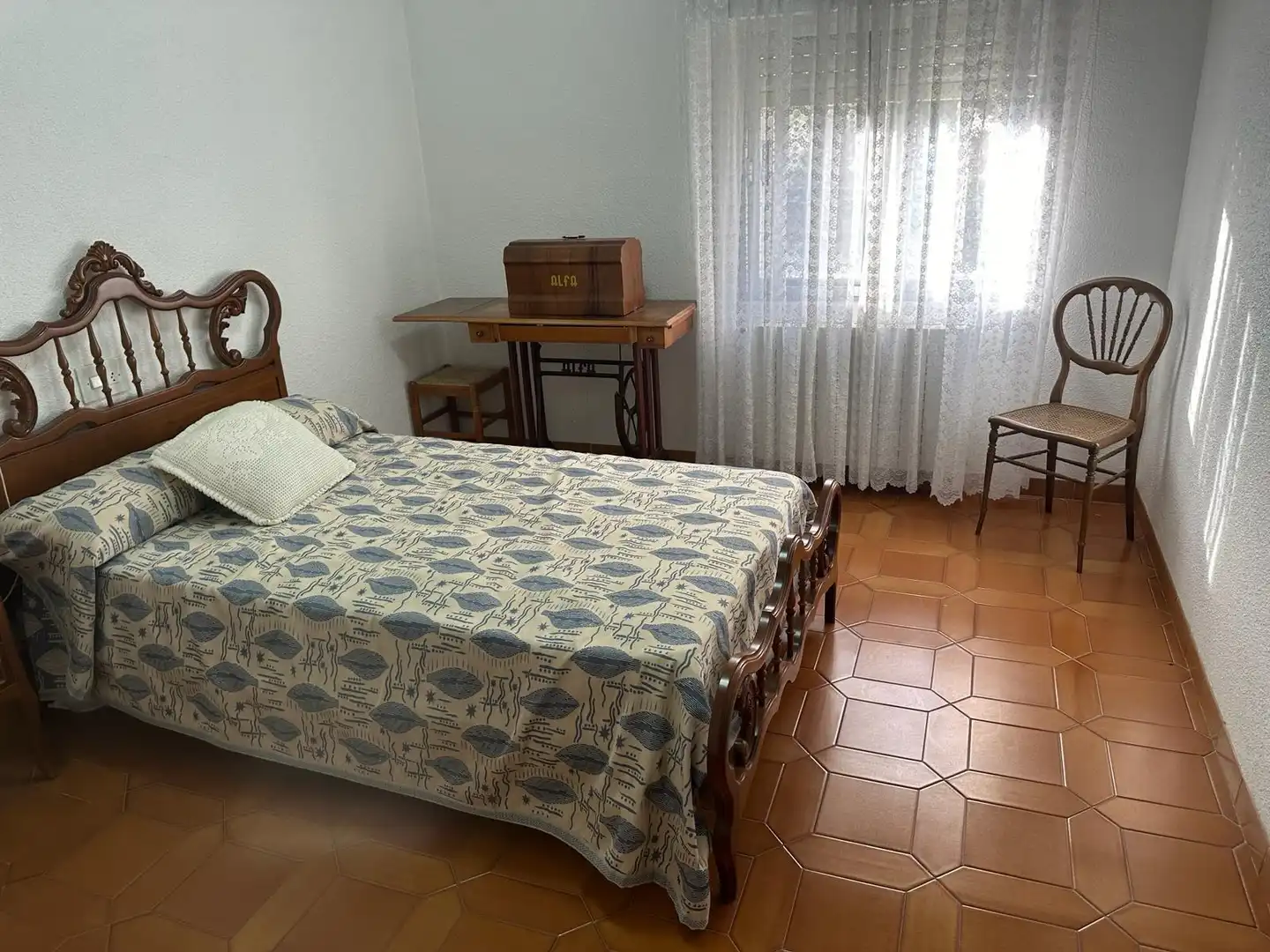 Habitación de Casa adosada en venta en Salinas con Calefacción, Jardín privado y Terraza