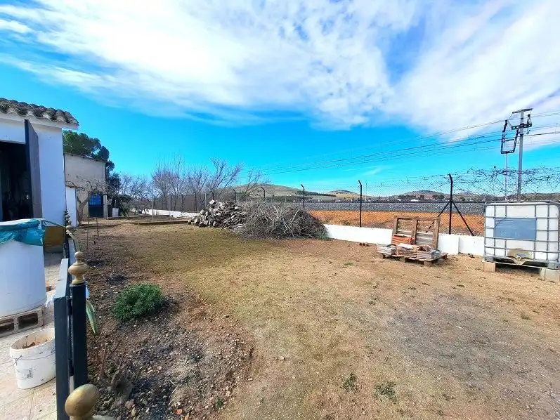 Casa rústica amb piscina en venda a Valdepeñas, imagen 26