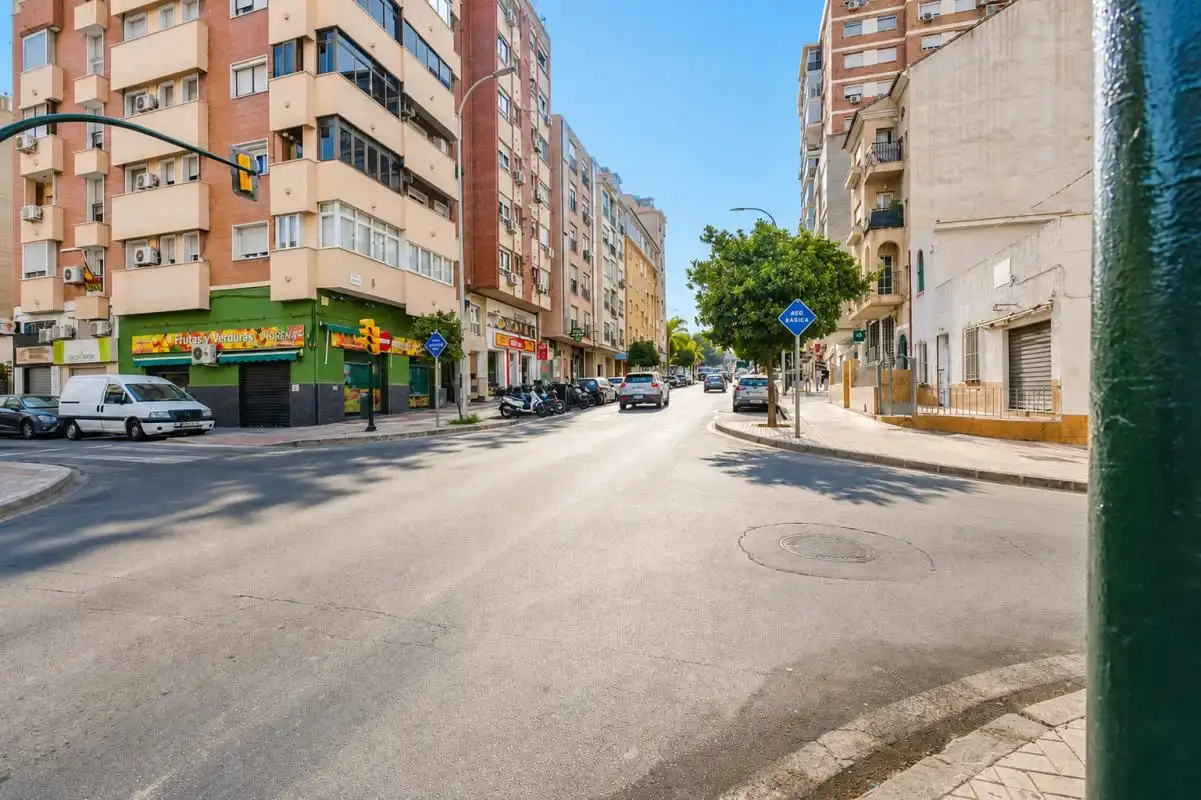Vista exterior de Estudi en venda en Málaga amb Calefacció