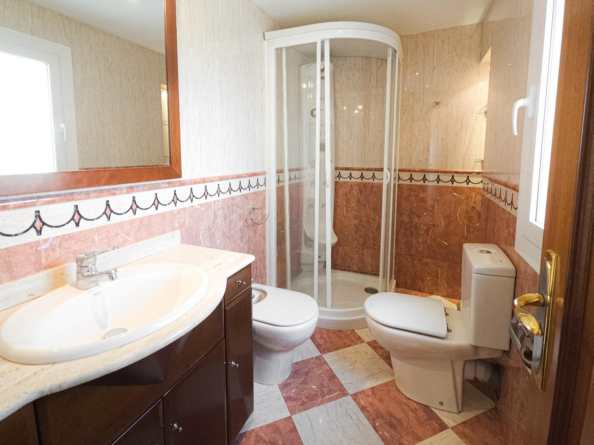 Bathroom of Apartment for sale in Reus  with Air Conditioner, Terrace and Balcony
