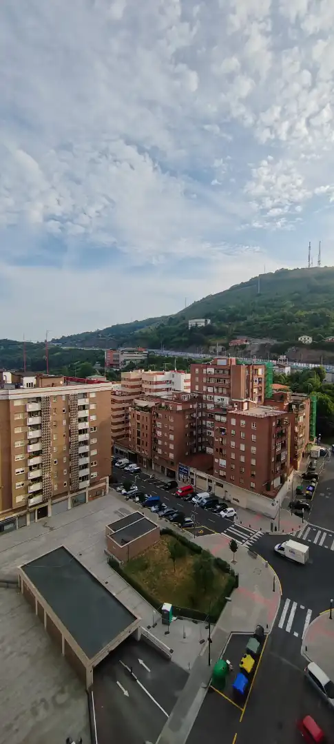 Außenansicht von Wohnung zur Miete in Bilbao  mit Heizung, Parkett und Terrasse