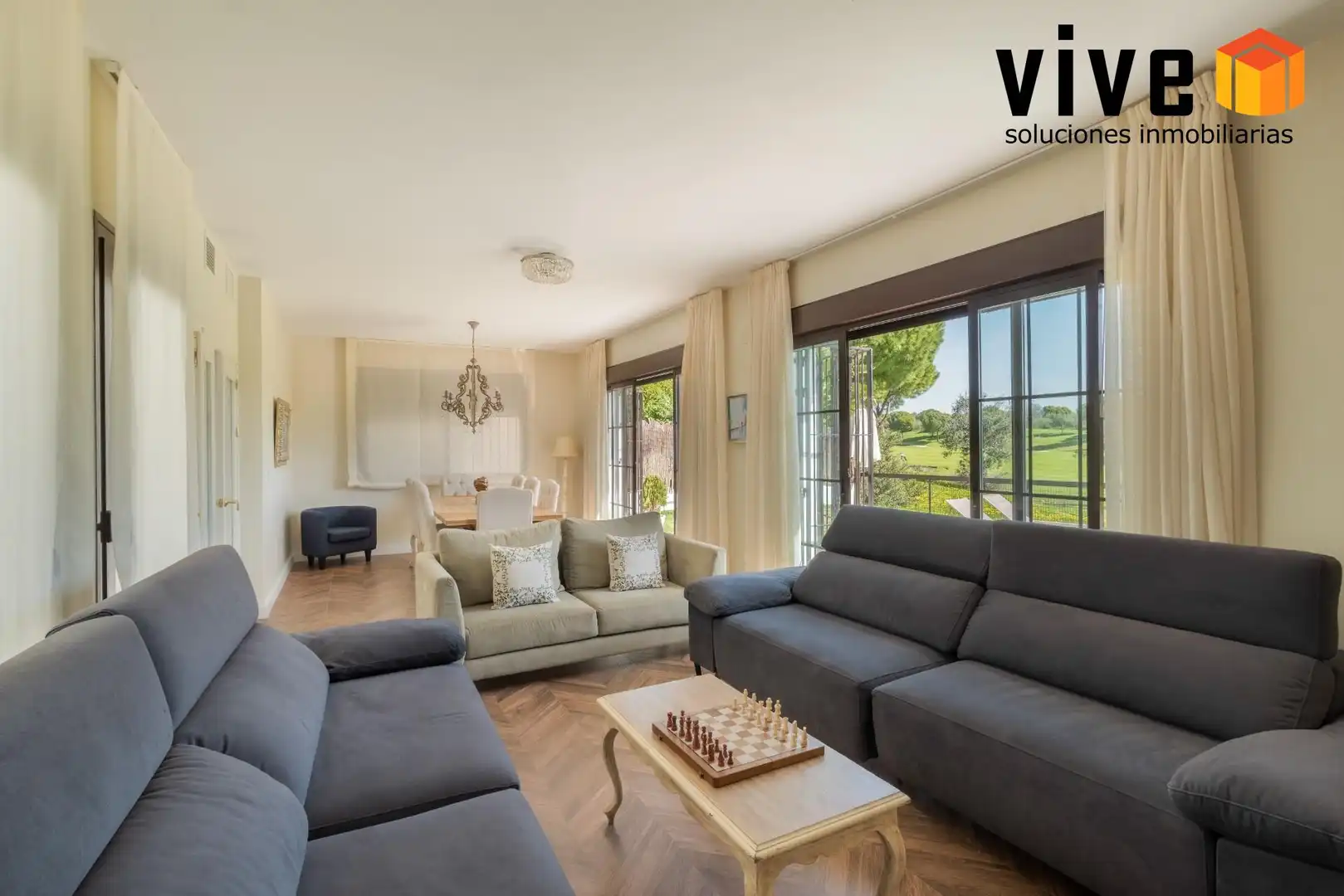 Sala de estar de Casa o chalet en venta en Guillena con Aire acondicionado, Calefacción y Terraza