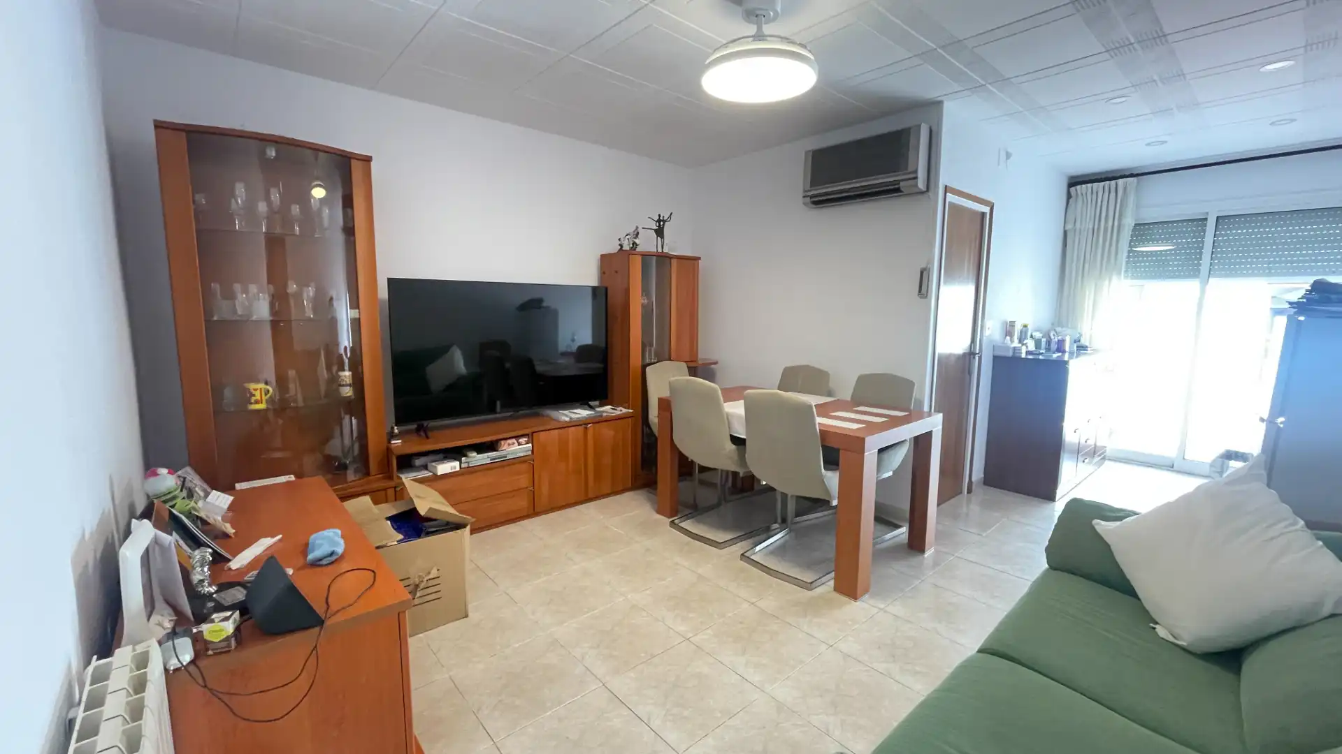Wohnzimmer von Einfamilien-Reihenhaus zum Verkauf in Terrassa mit Heizung und Terrasse