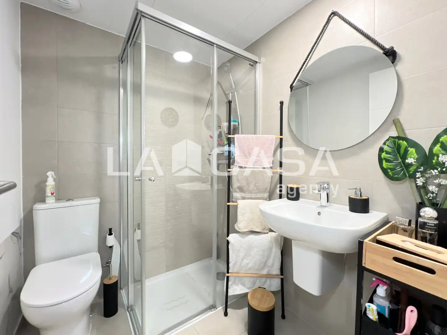 Baño de Piso en venta en Badalona con Terraza, Trastero y Balcón