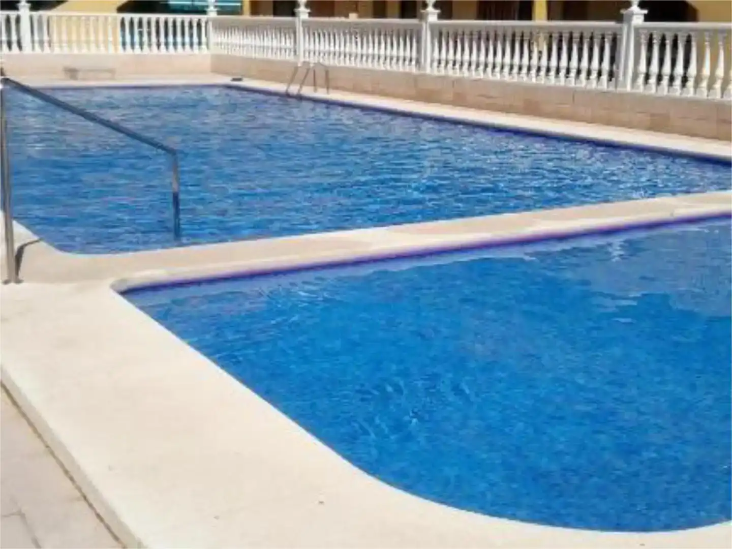 Piscina de Dúplex en venda en Torrevieja amb Piscina, Moblat i Balcó