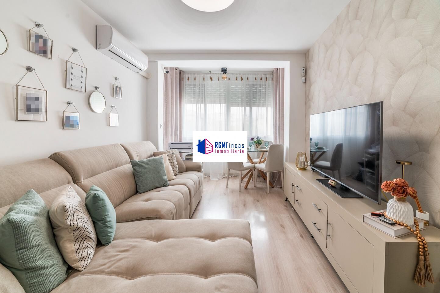 Sala de estar de Piso en venta en  Sevilla Capital con Terraza