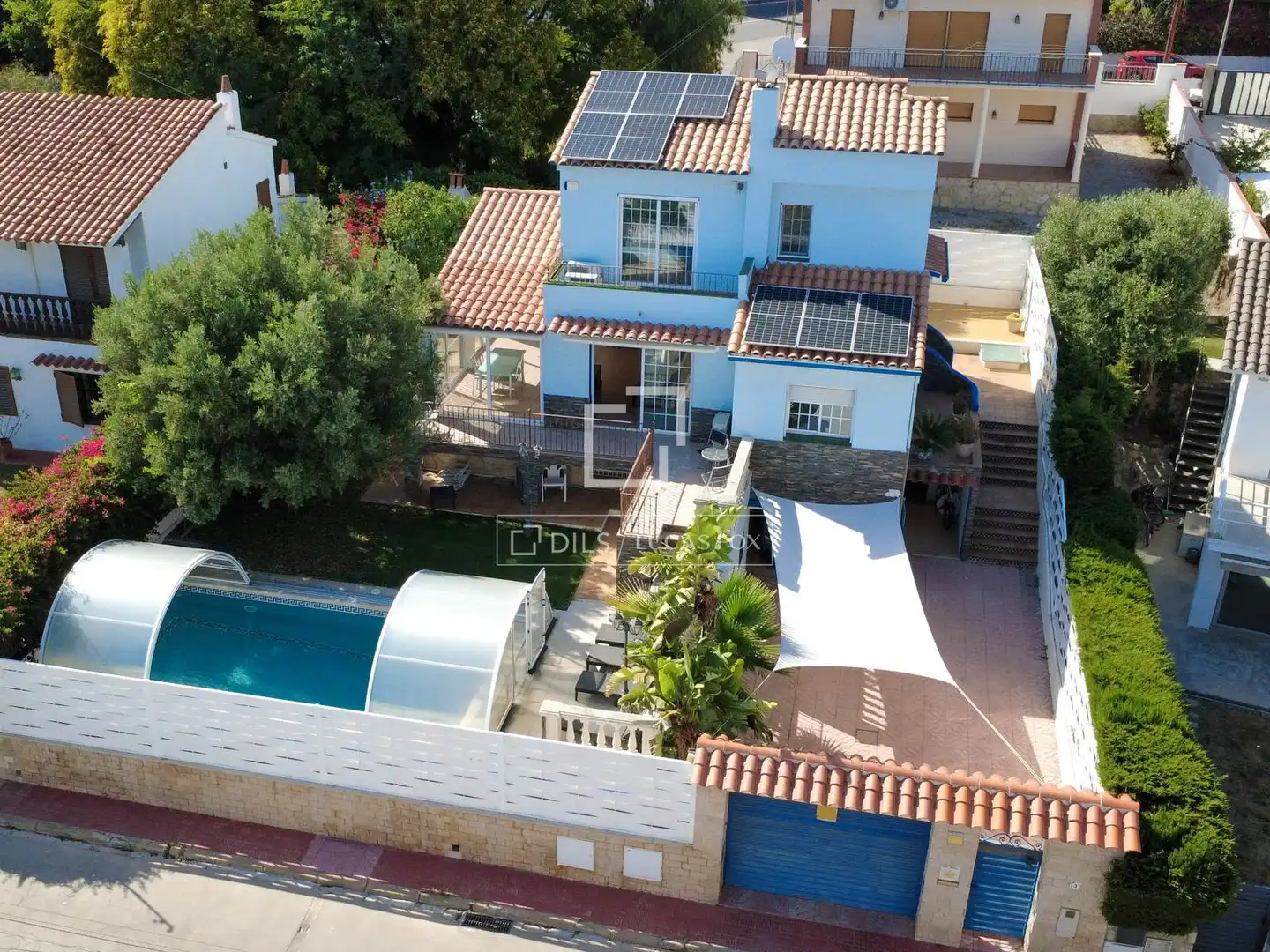 Villa avec terrasse à vendre à Vallpineda - Santa Bárbara