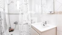 Bathroom of Flat for sale in Vilanova i la Geltrú  with Furnished, TV and Balcony