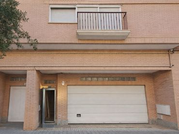 Adossat amb balcó en venda a alcora
