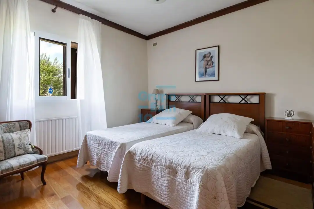 Habitación de Casa o chalet en venta en Donostia - San Sebastián  con Calefacción, Jardín privado y Terraza