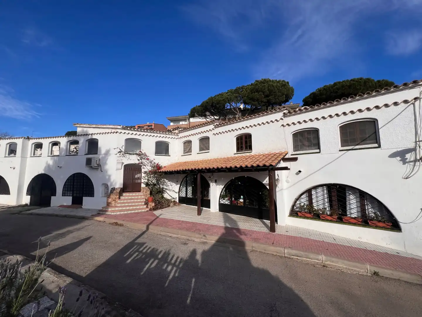 Vista exterior de Edificio en venta en Castell d'Aro, Platja d'Aro i s'Agaró con Piscina comunitaria