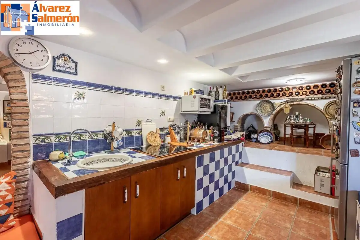 Kitchen of Houses for sale in Altos de la Zubia