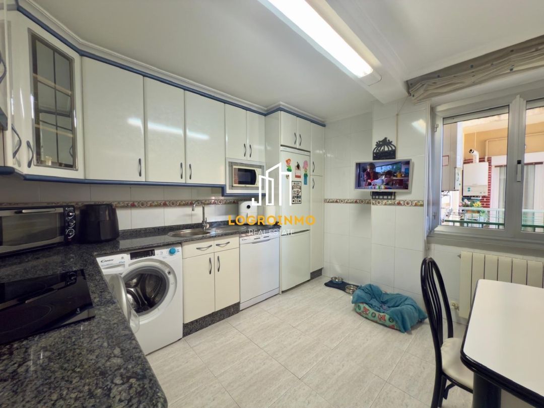 Cocina de Piso en venta en  Logroño con Calefacción, Terraza y Amueblado