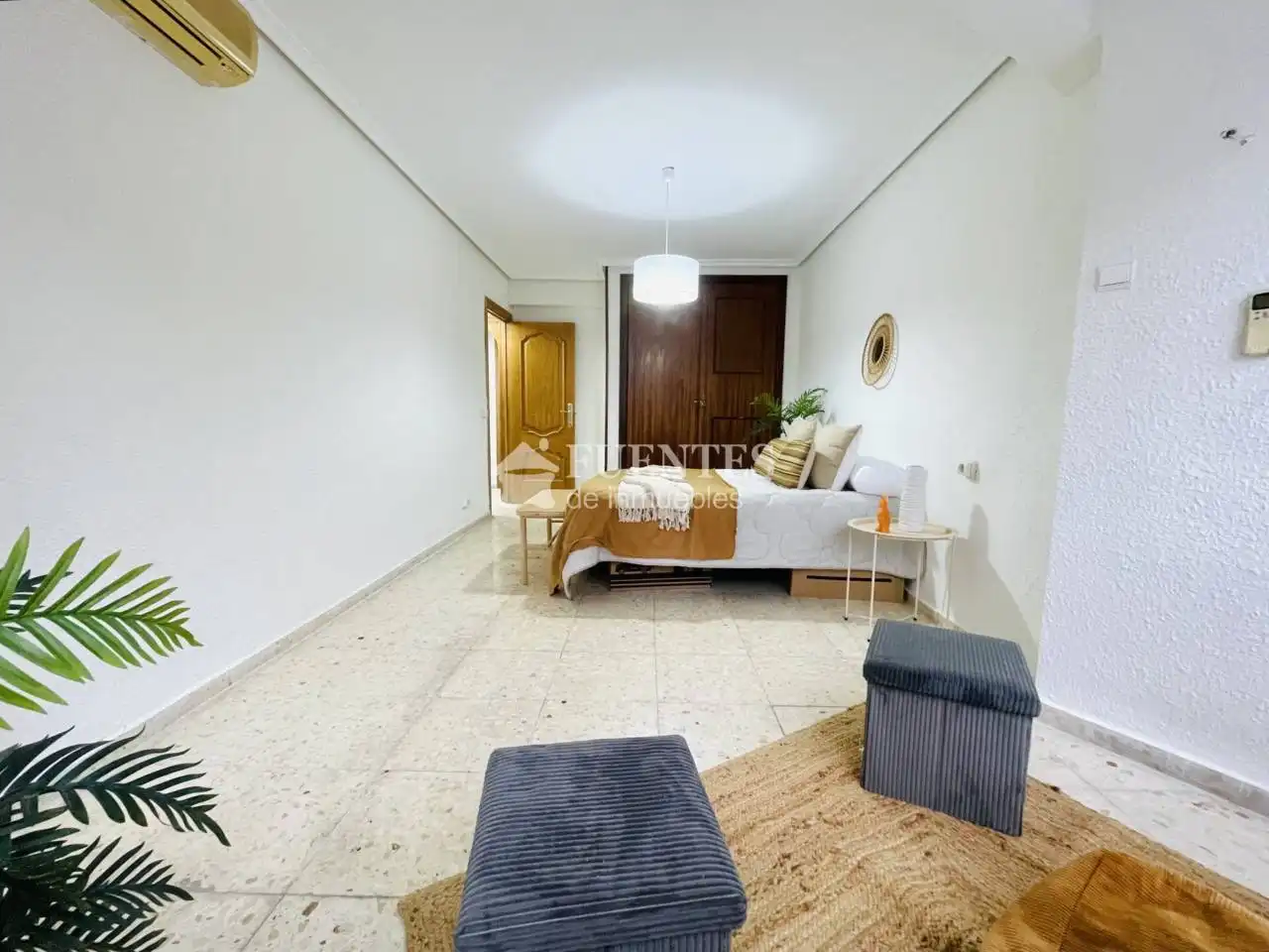 Habitación de Piso en venta en Alicante / Alacant con Aire acondicionado y Terraza