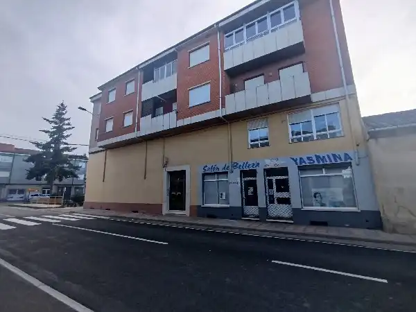 Vista exterior de Local en venta en Benavides